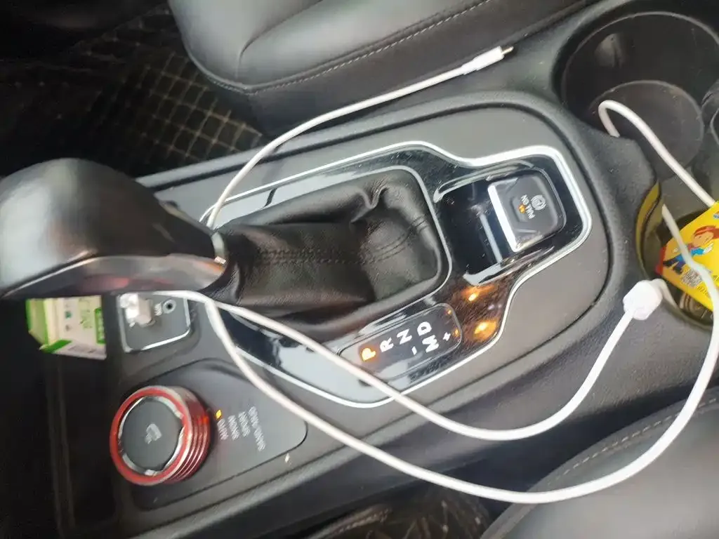 Jeep Cherokee 2.0T 4WD Exploration Edition + Autonomous Driving Package China VI 2019 — фото 15