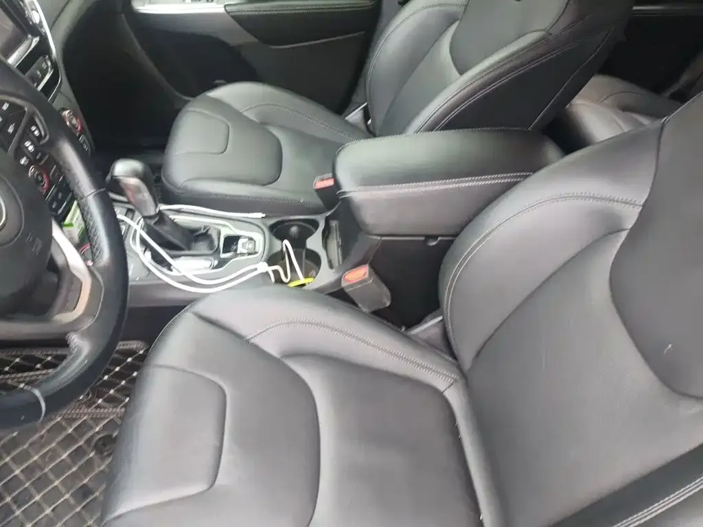 Jeep Cherokee 2.0T 4WD Exploration Edition + Autonomous Driving Package China VI 2019 — фото 16