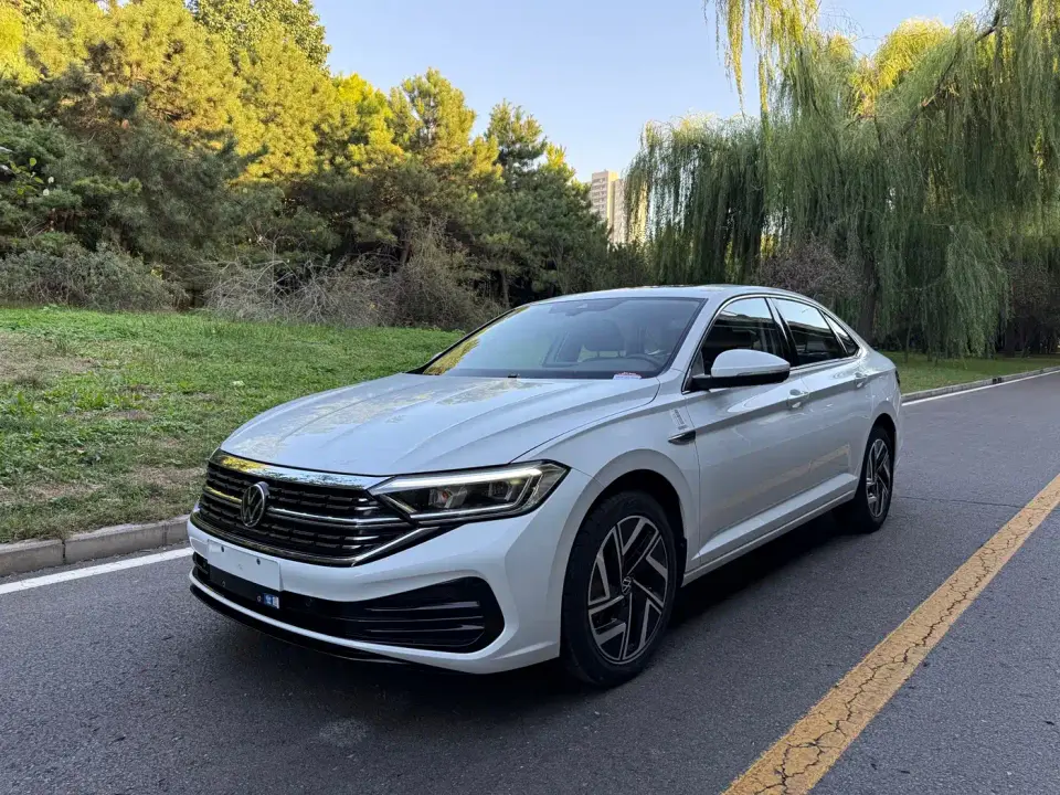 Volkswagen Sagitar 300TSI DSG Surpassing Edition 2023