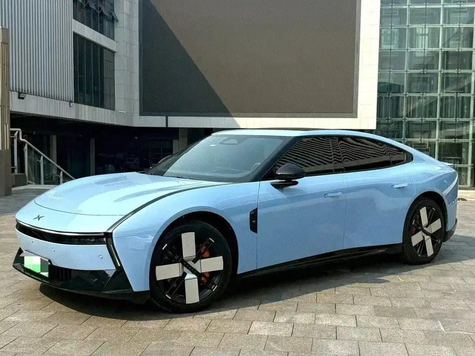 XPeng P7 702km Long Range Edition 2025
