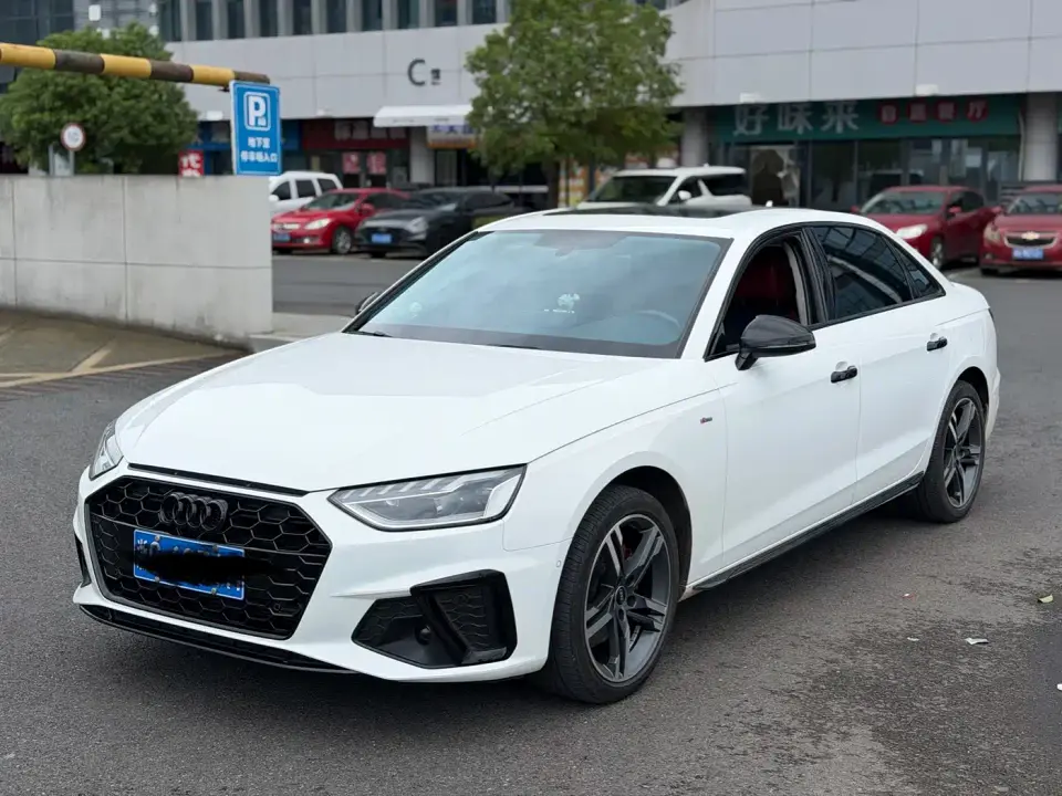 Audi A4L 40 TFSI Luxury Sport 2023