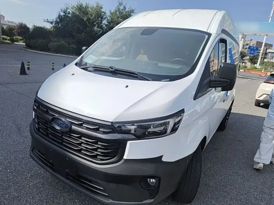 Ford Transit Model 2.0T Diesel Manual Multi-Purpose Commercial Vehicle Short Wheelbase Medium Roof 5/6-Seater 2023