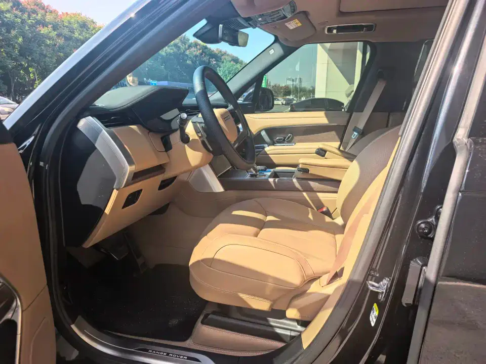Land Rover Range Rover 3.0 L6 400PS Flourishing Era Extended Wheelbase 2025