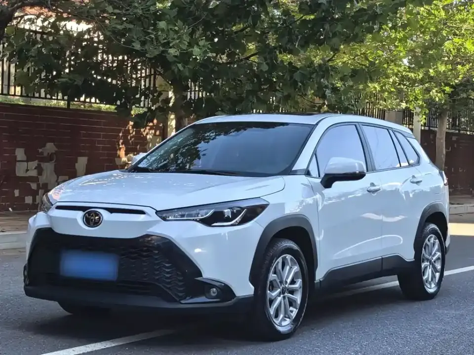 Toyota Frontlander 2.0L CVT Leading Edition 2022