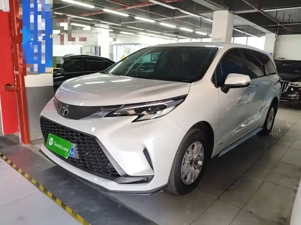 Toyota Granvia 2.5L Hybrid Comfort 2025