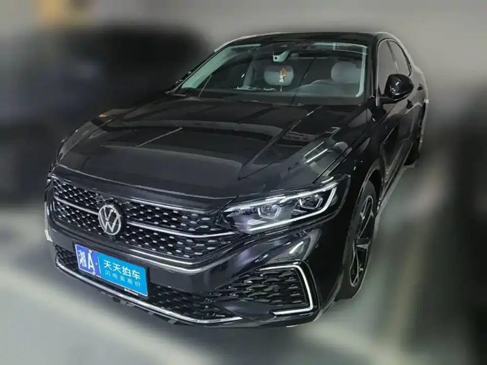 Volkswagen Passat 380TSI Starlight Dragon Glory Edition 2024