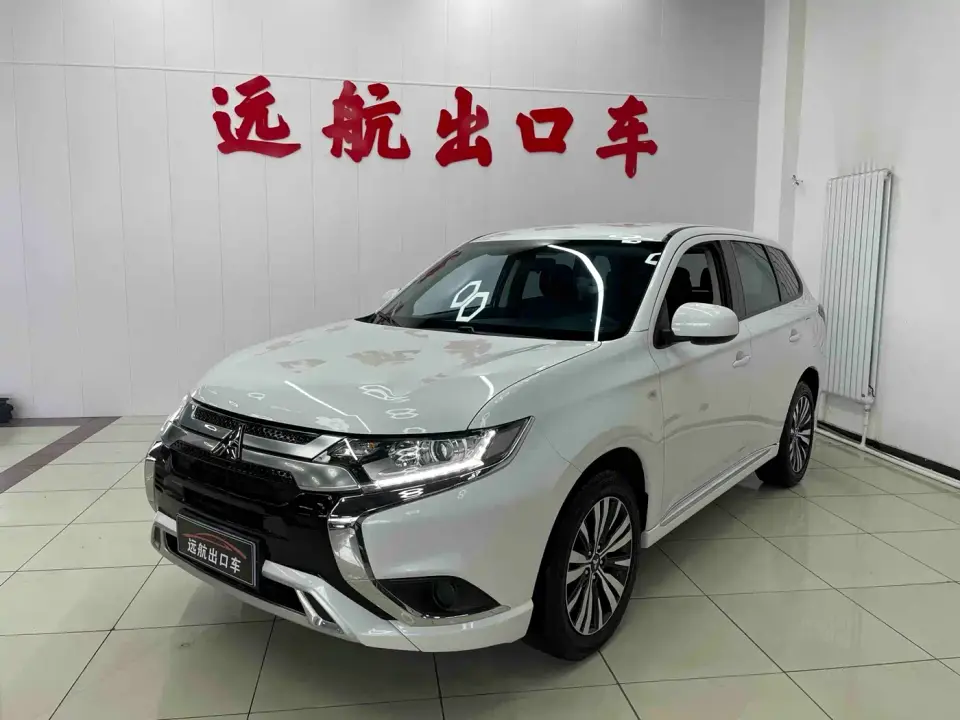 Mitsubishi Outlander 2.0L 2WD Smooth Ride Version 5-Seater 2022