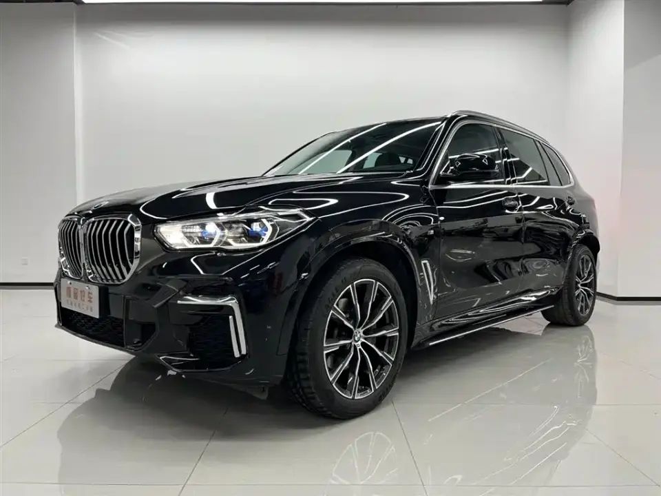 BMW X5 xDrive 30Li Premium M Sport Package 2022