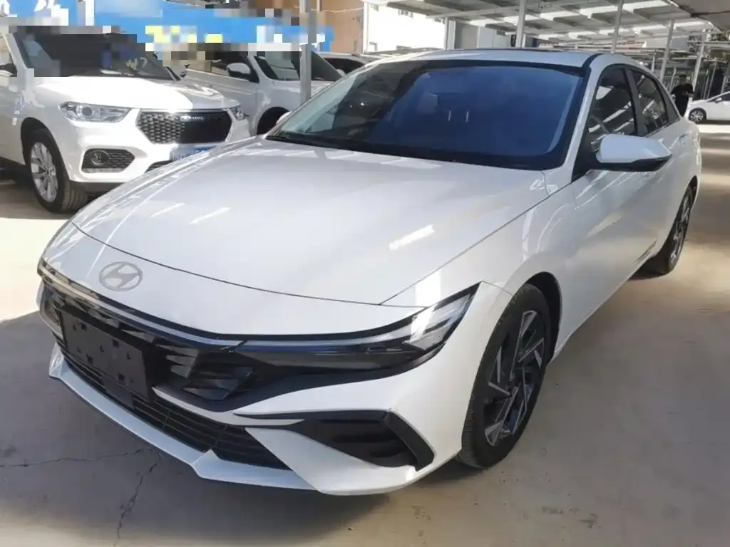 Hyundai Elantra Model 1.5L CVT LUX Premium Edition 2025