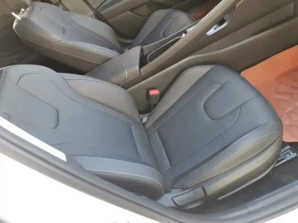 Hyundai Elantra Model 1.5L CVT LUX Premium Edition 2025 — фото 20