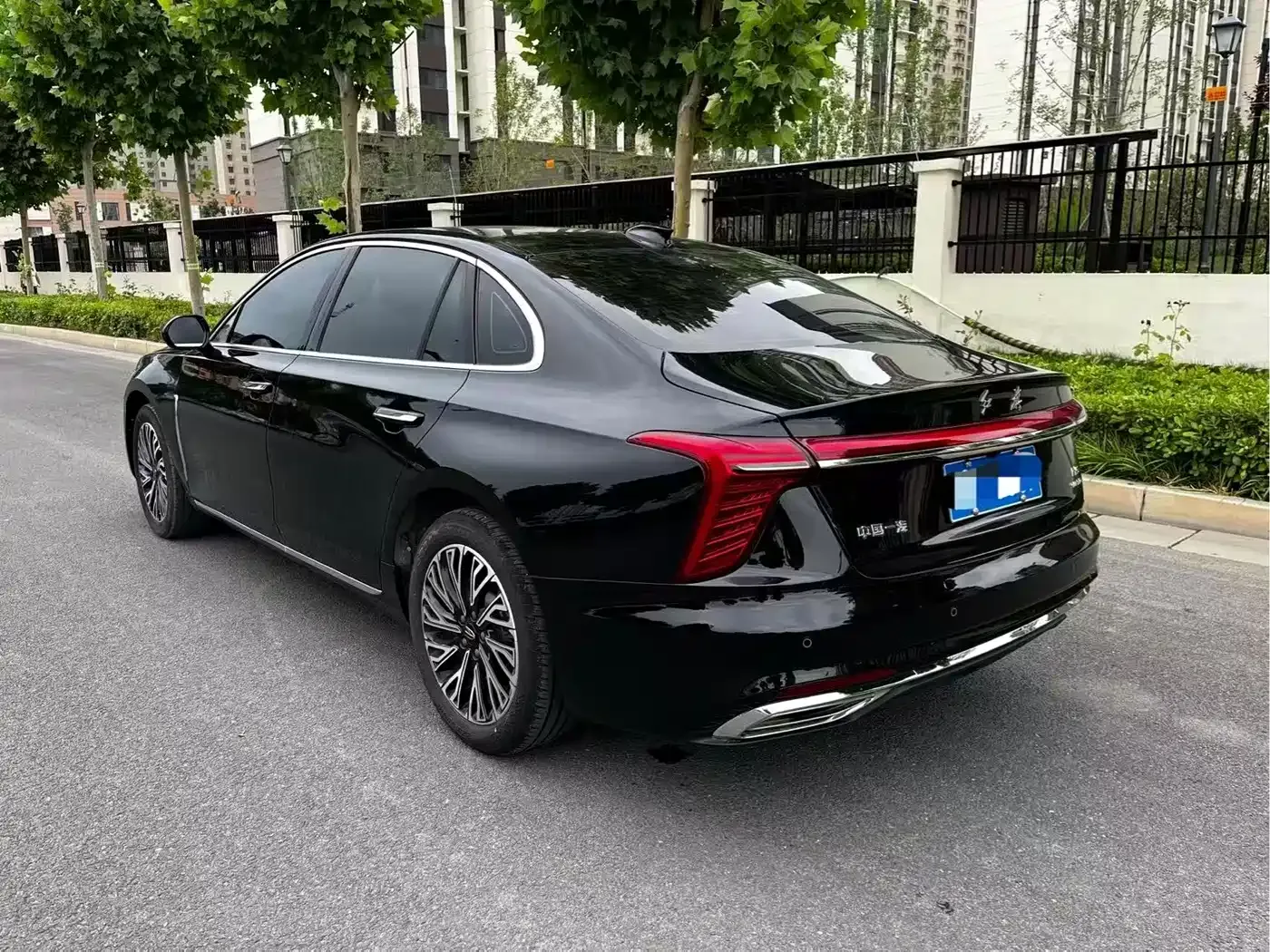 Hongqi H5 2.0T Automatic Flag Celebration 500,000 Units Anniversary Edition 2025 — фото 7