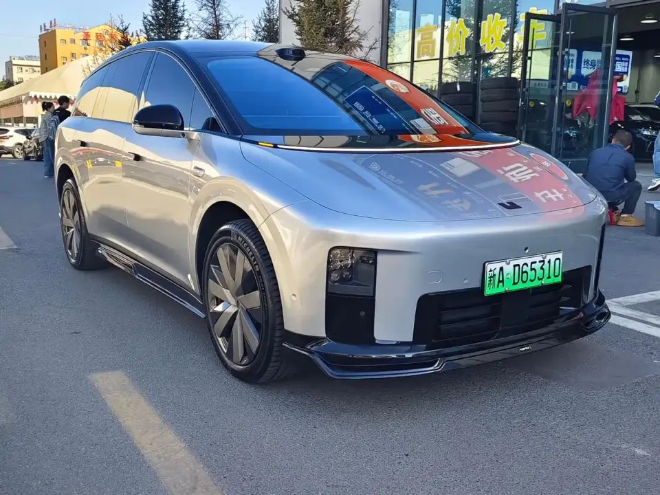 Li Auto Li i8 Standard Edition 2025