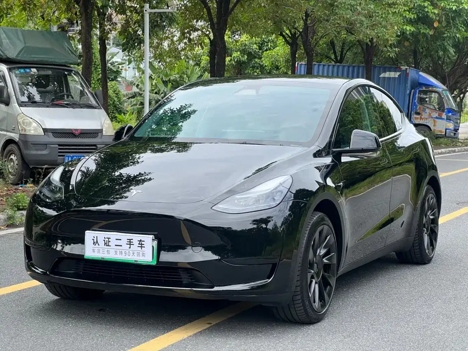 Tesla Model Y Rear-Wheel Drive Version 2024