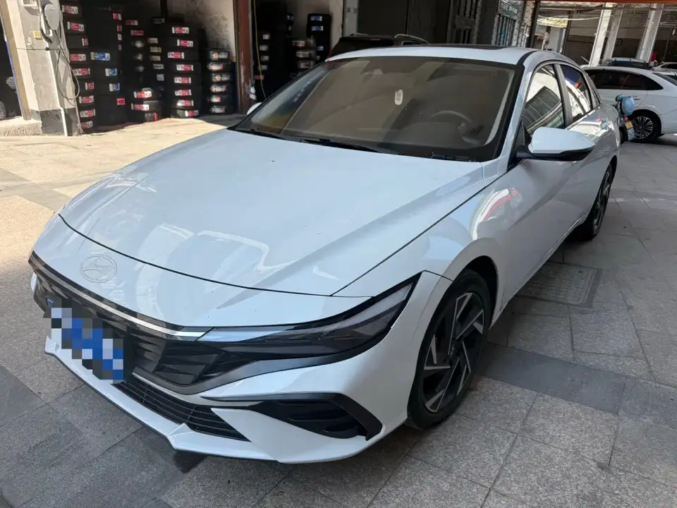 Hyundai Elantra Model 1.5L CVT LUX Premium Edition 2023