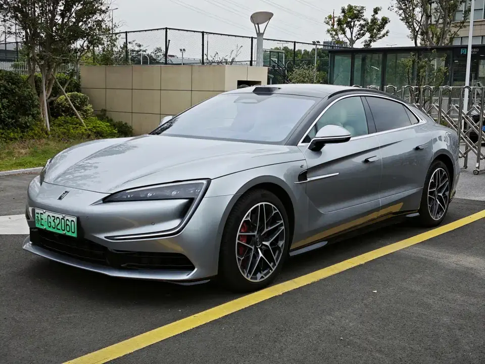 Yangwang U7 Model PHEV 4-Seat Flagship 2025