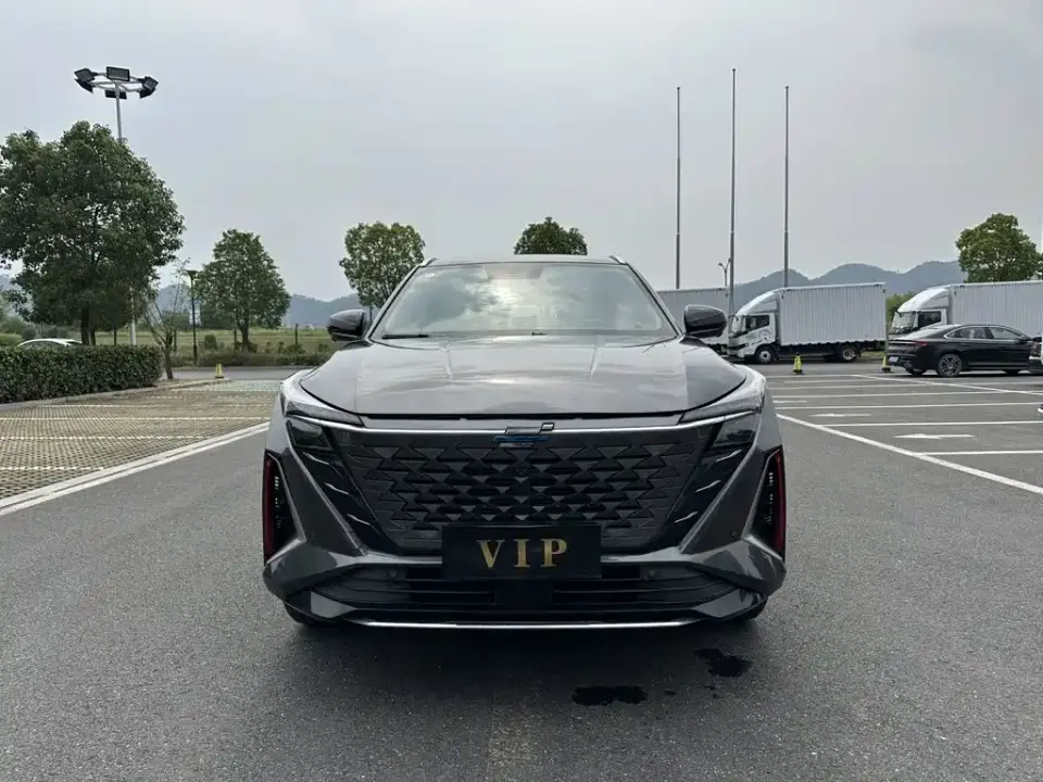 Changan Oshan Z6 Blue Whale 1.5T DCT Intelligent Leader 2023