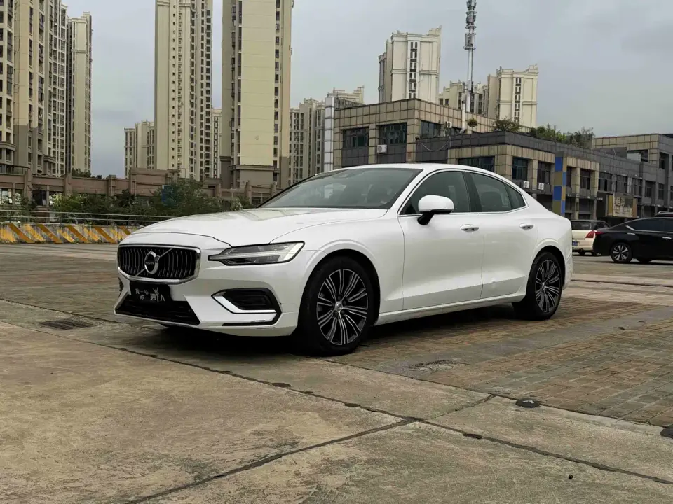 Volvo S60 B4 Smart Vision Luxury Edition 2021