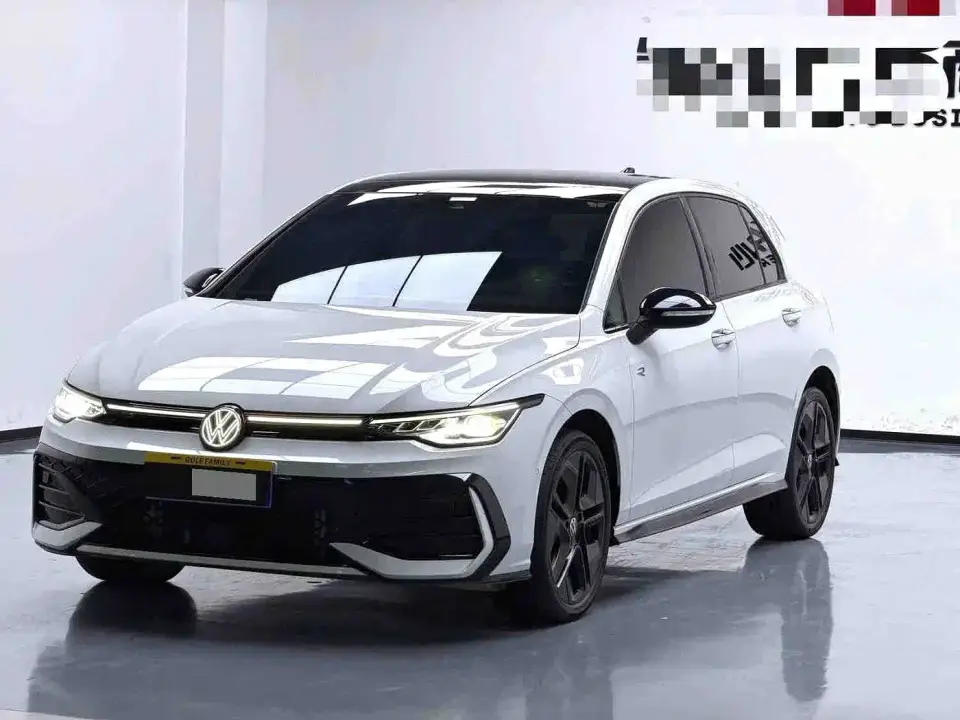 Volkswagen Golf 300TSI 2024