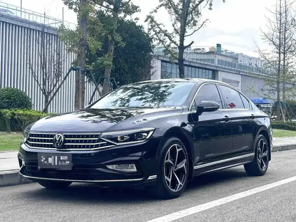 Volkswagen Magotan Facelift Public Edition 330TSI DSG Luxury 2025