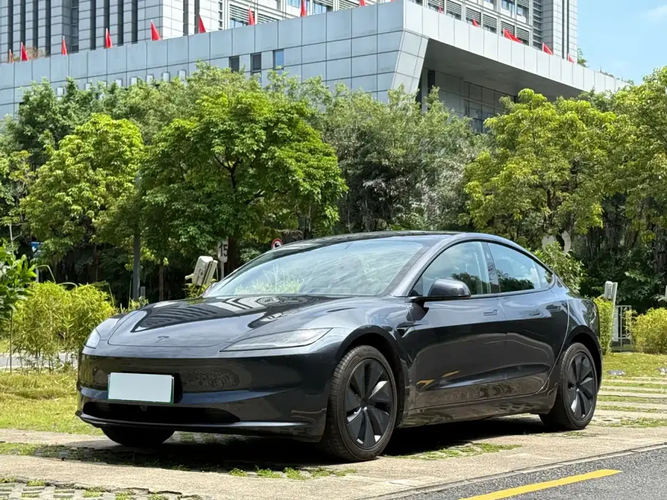 Tesla Model 3 Model Year Facelift Rear-Wheel Drive 2026