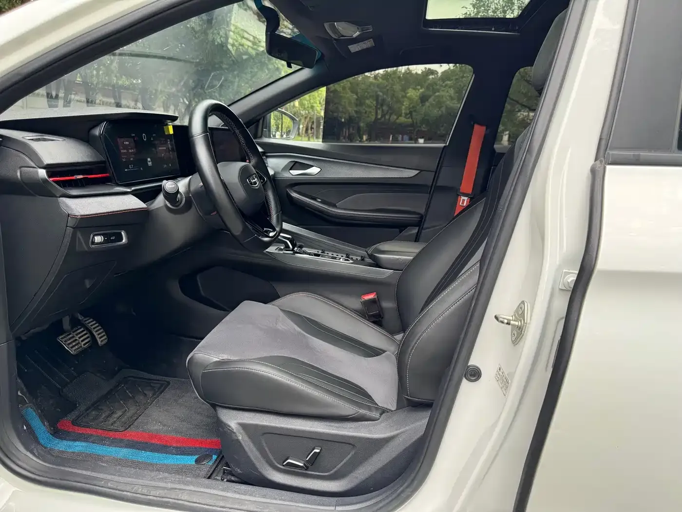 Geely Binrui Binrui COOL 1.5T DCT Lightning Edition 2022 — фото 4