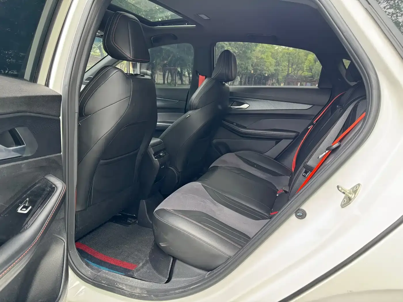 Geely Binrui Binrui COOL 1.5T DCT Lightning Edition 2022 — фото 5