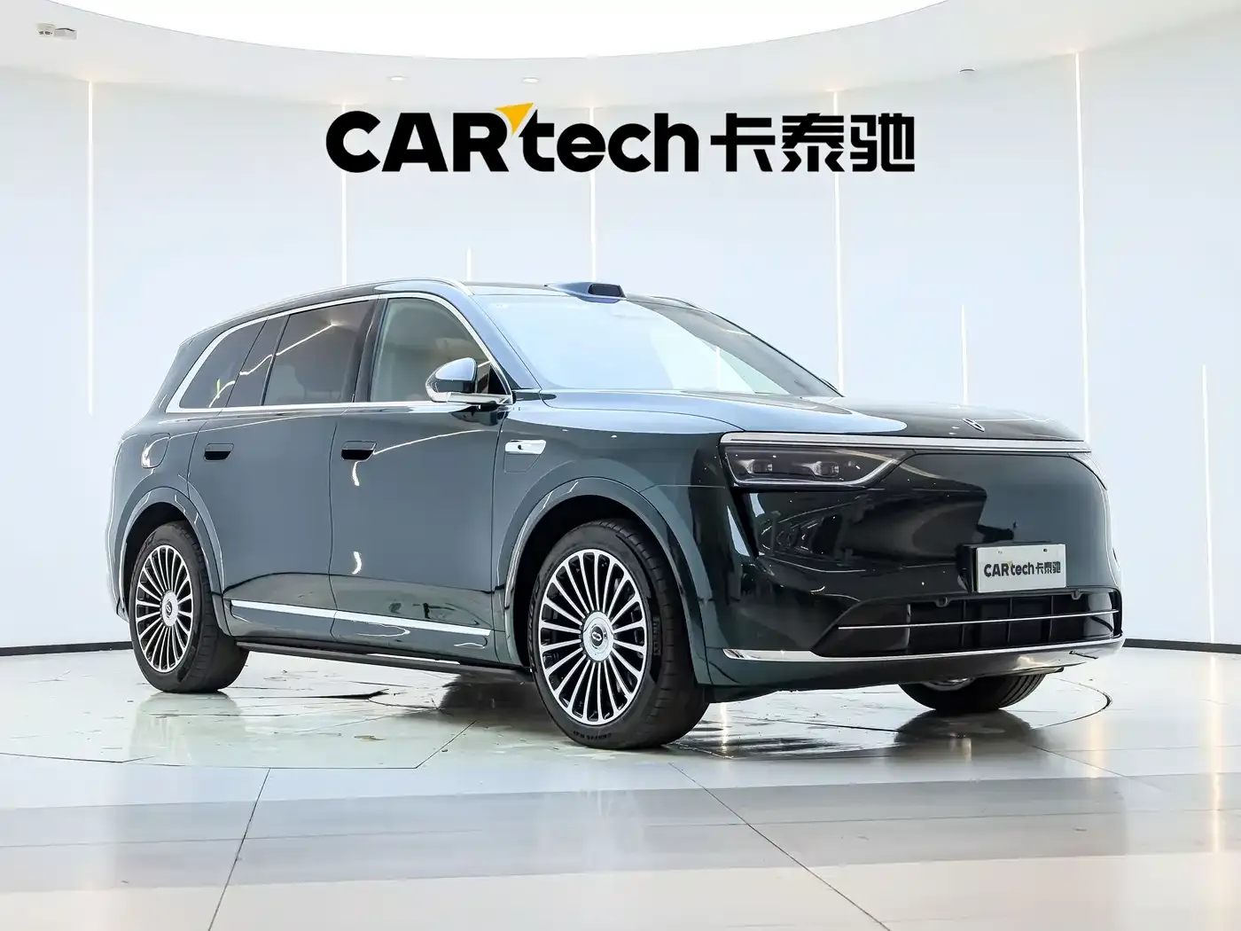 AITO Wenjie AITO M8 Extended Range Ultra 53.4kWh 6-Seater 2025 — фото 3
