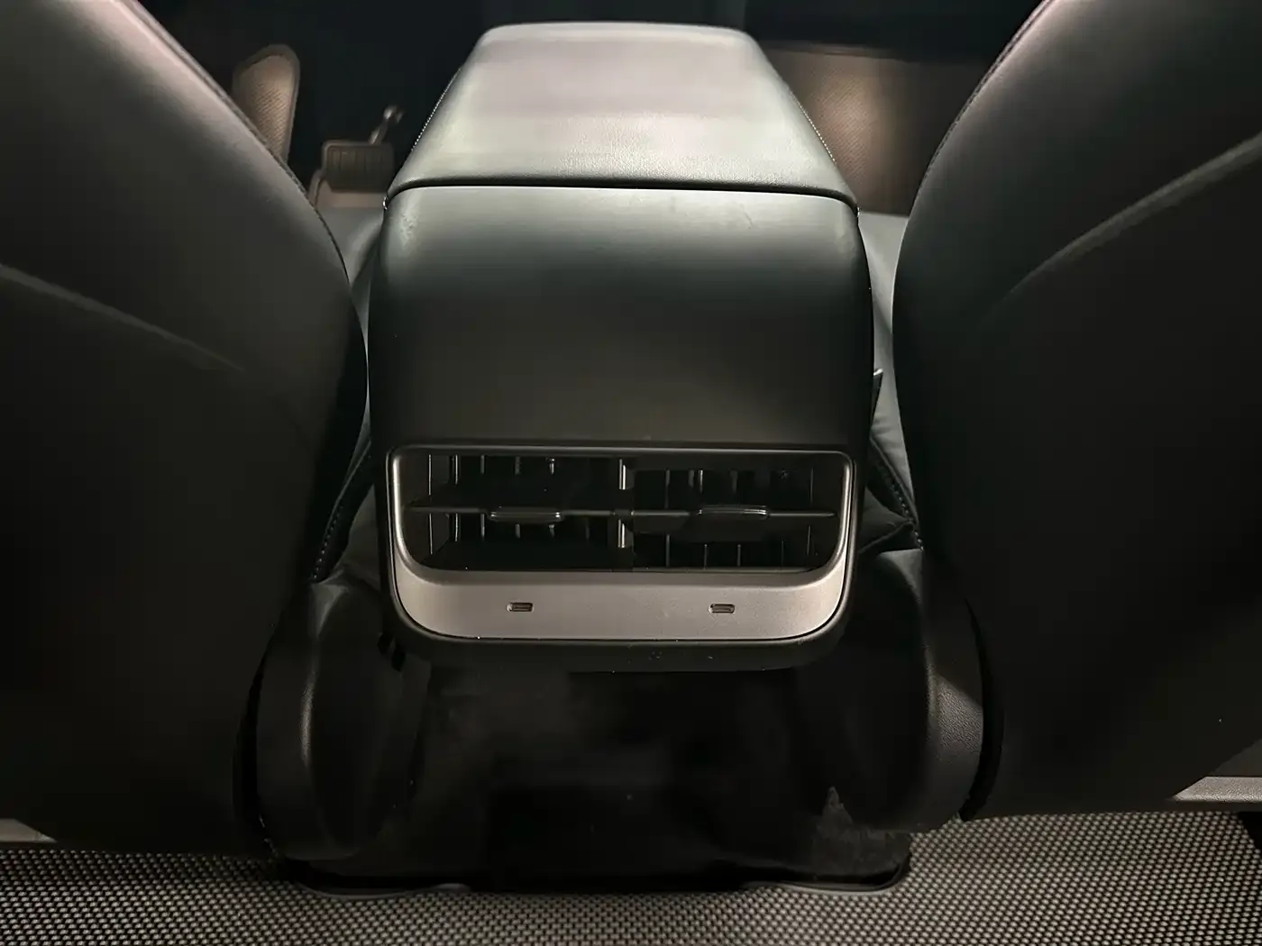 Tesla Model Y Rear-Wheel Drive Version 2021 — фото 7