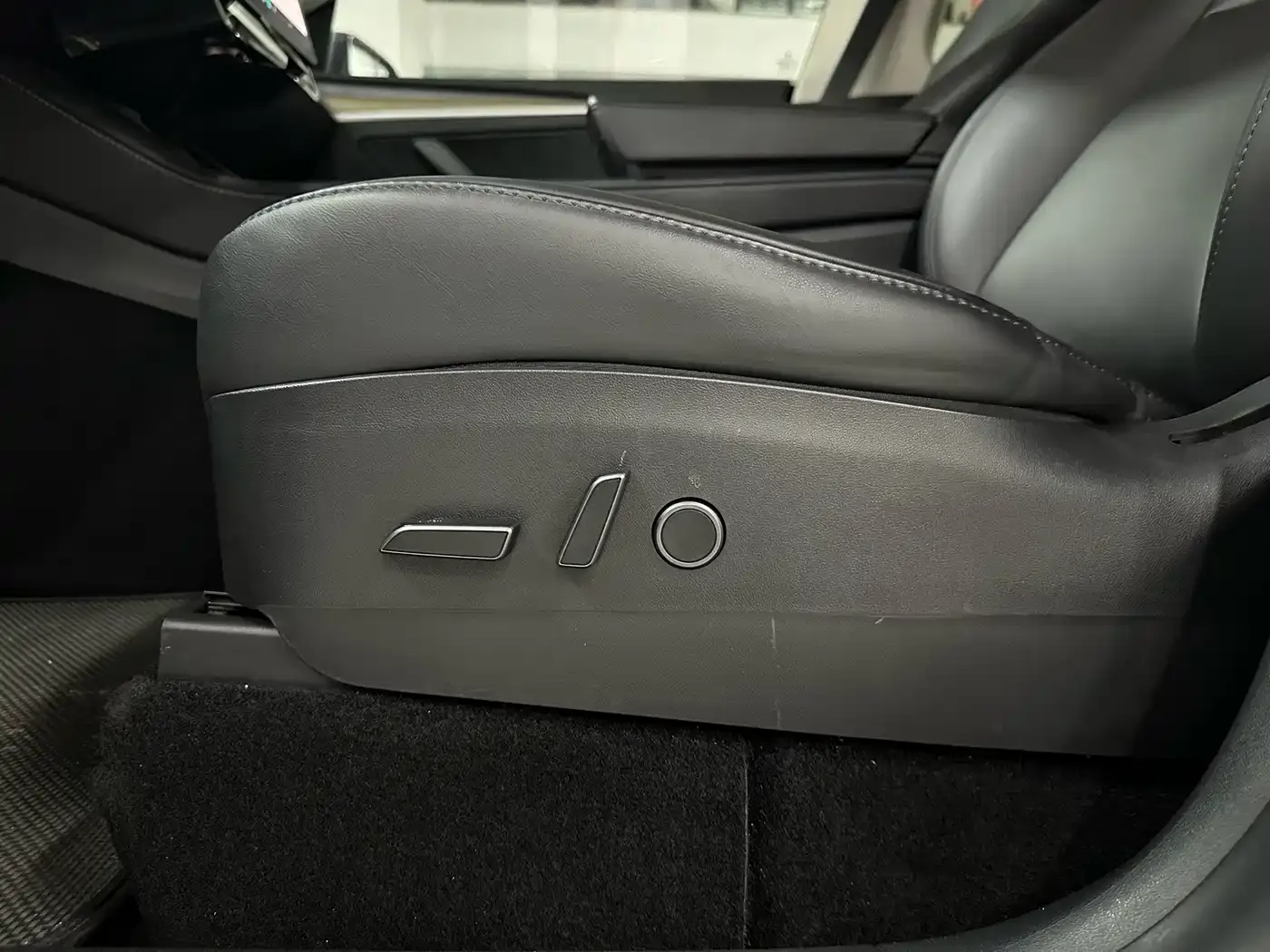 Tesla Model Y Rear-Wheel Drive Version 2021 — фото 15