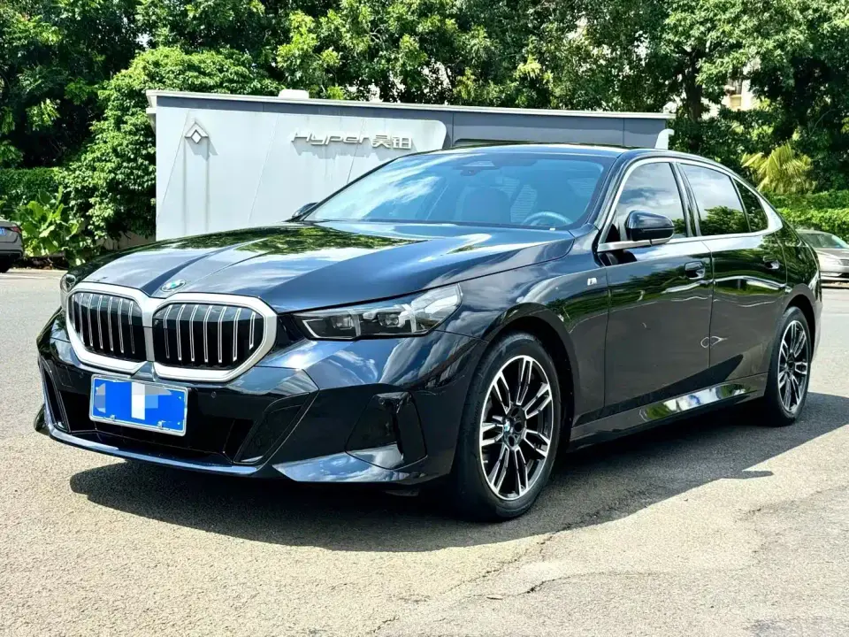 BMW 5 Series 530Li Leading M Sport Package 2025