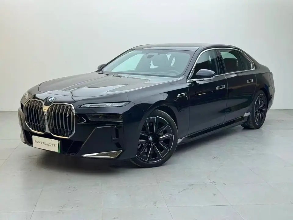BMW i7 xDrive60L Luxury Package 2023