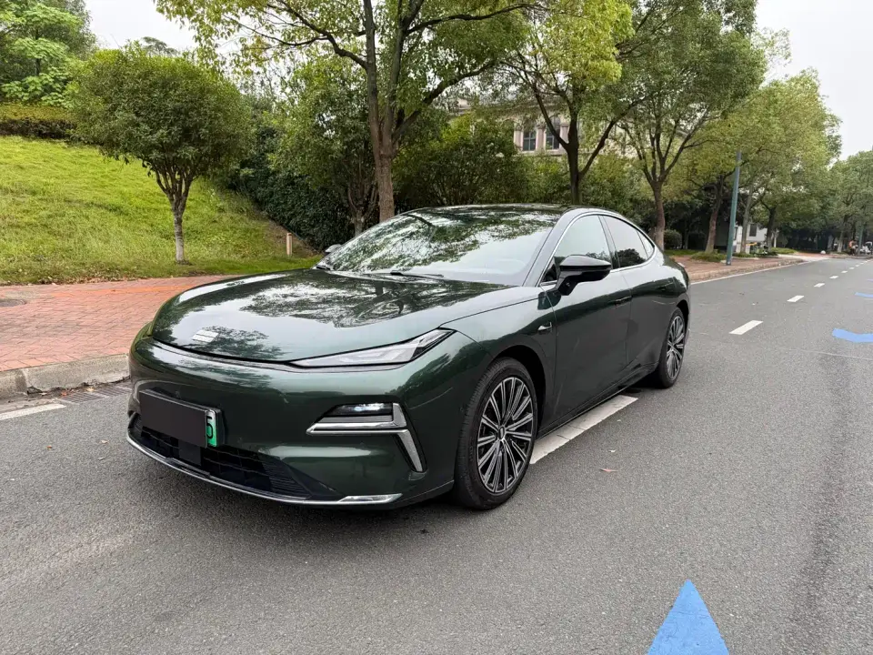 Geely Galaxy Galaxy Xingyao 8 130km EM-i Premium Edition 2025