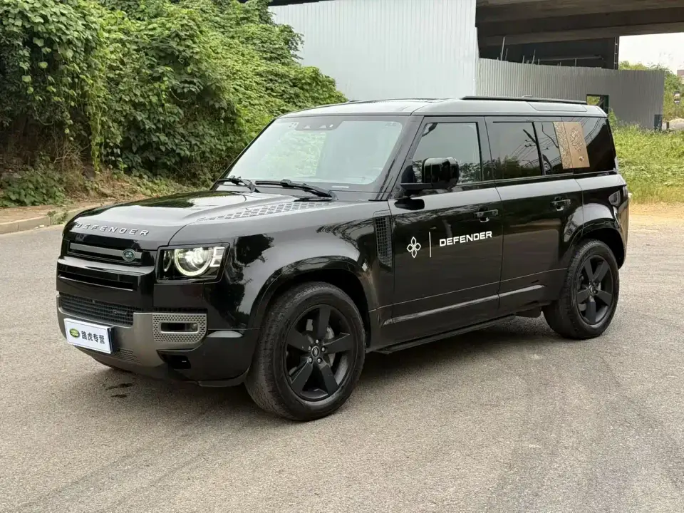 Land Rover Defender Model 110 3.0T P400 X-DYNAMIC HSE 2023