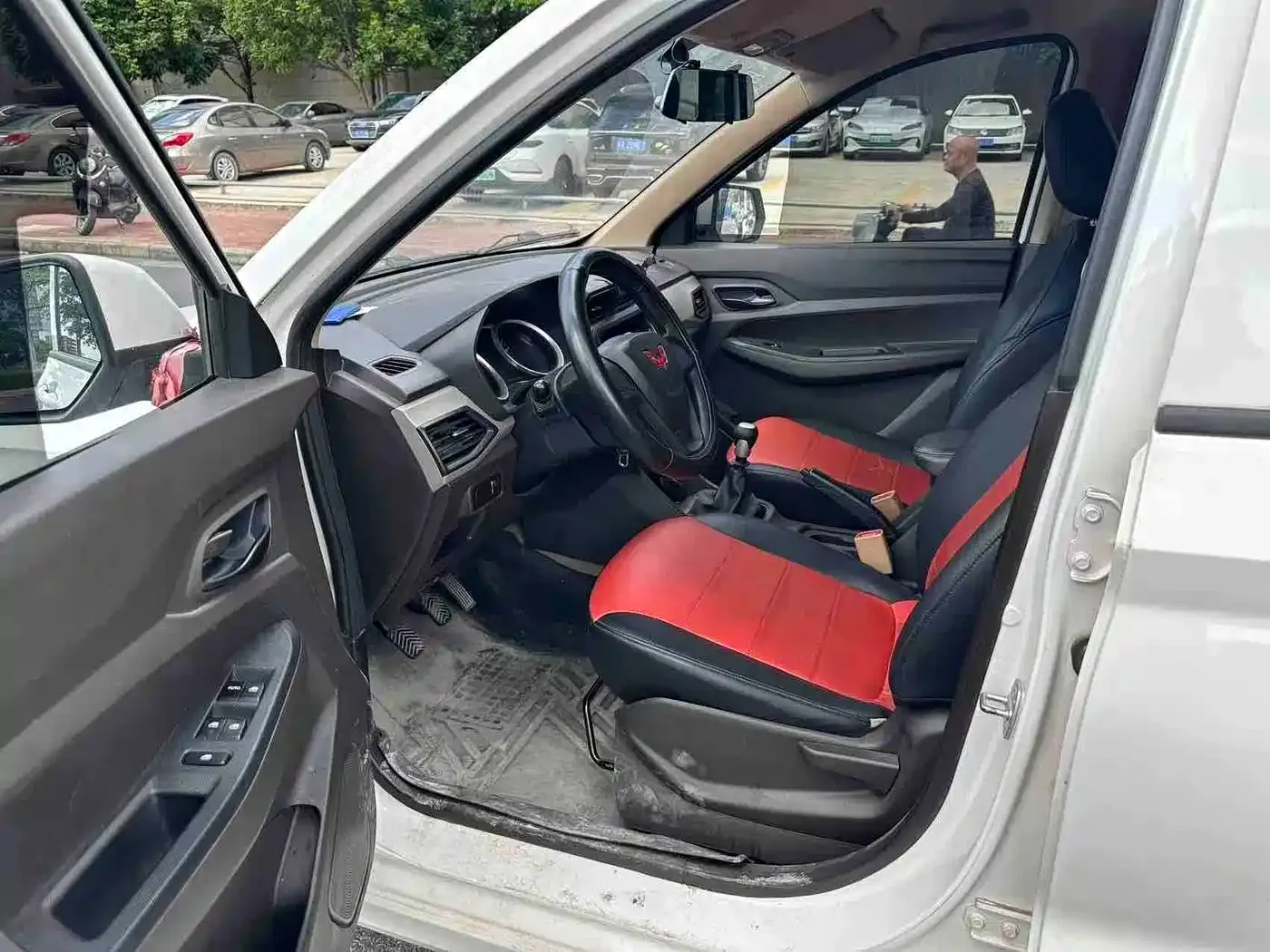 Wuling Motors Wuling Hongguang 1.5L S Standard LAR 2024 — фото 4