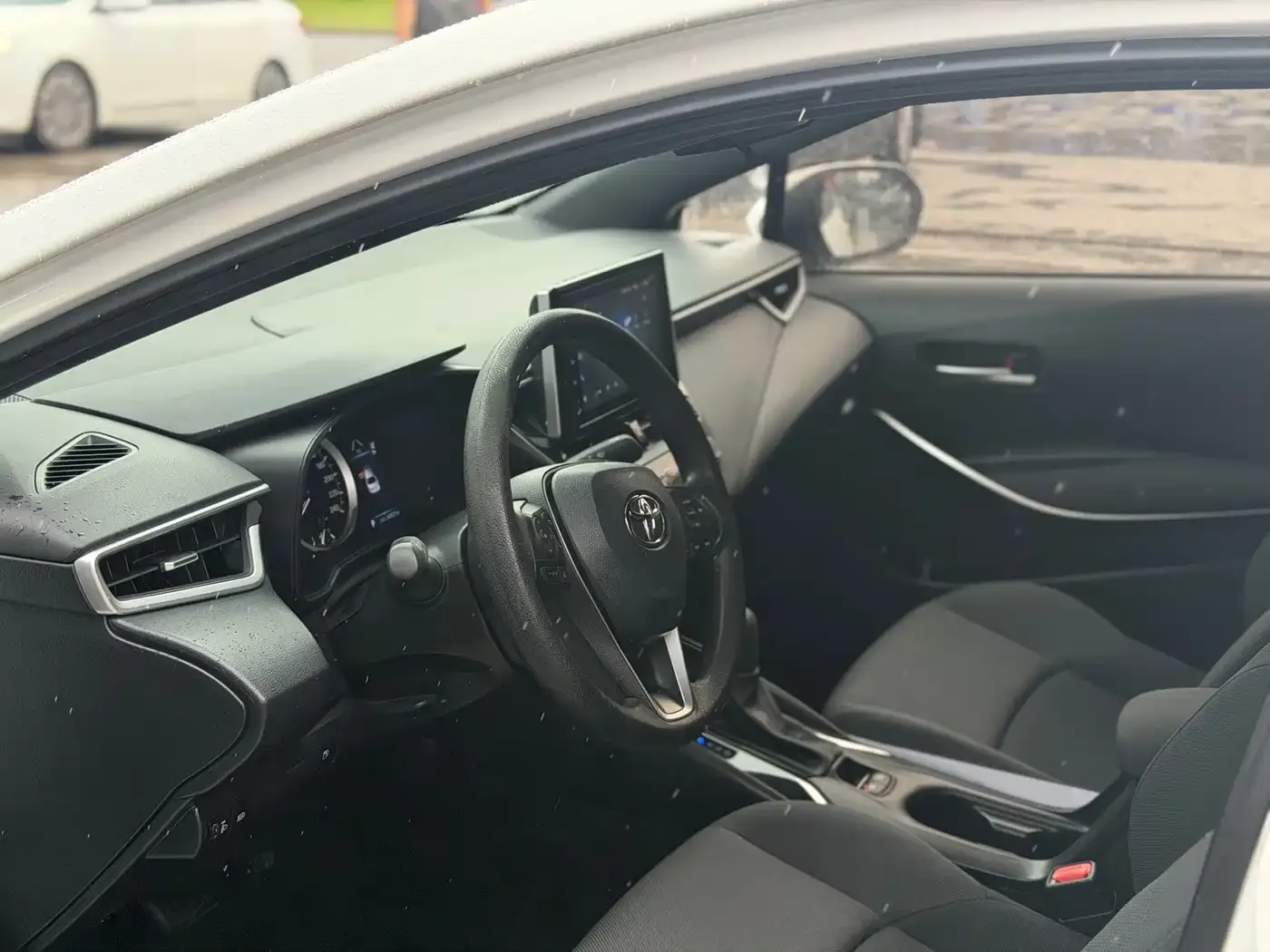 Toyota Levin Dual Engine 1.8H E-CVT Luxury Edition 2022 — фото 4