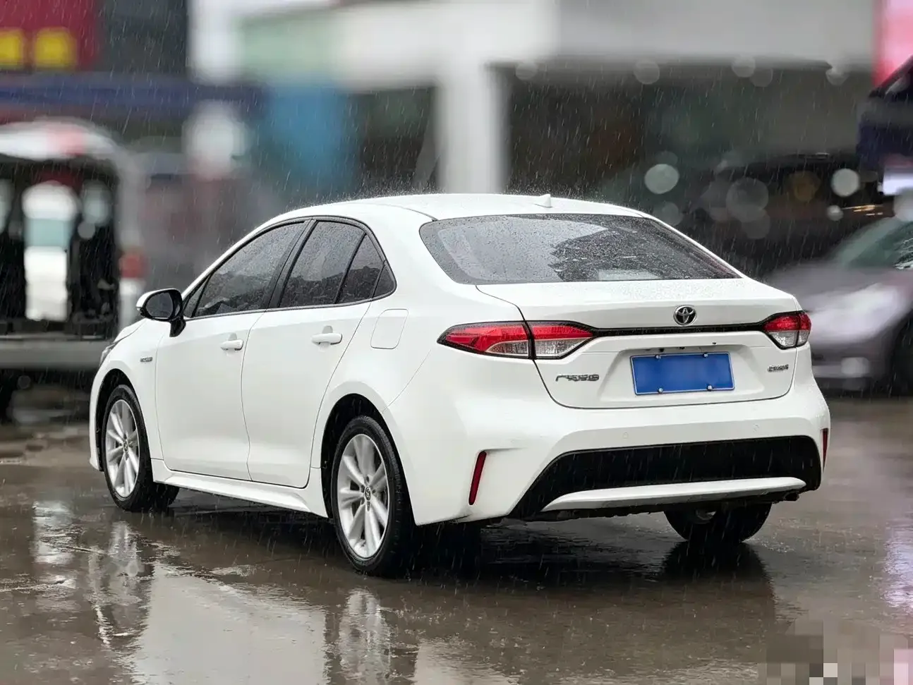 Toyota Levin Dual Engine 1.8H E-CVT Luxury Edition 2022 — фото 9
