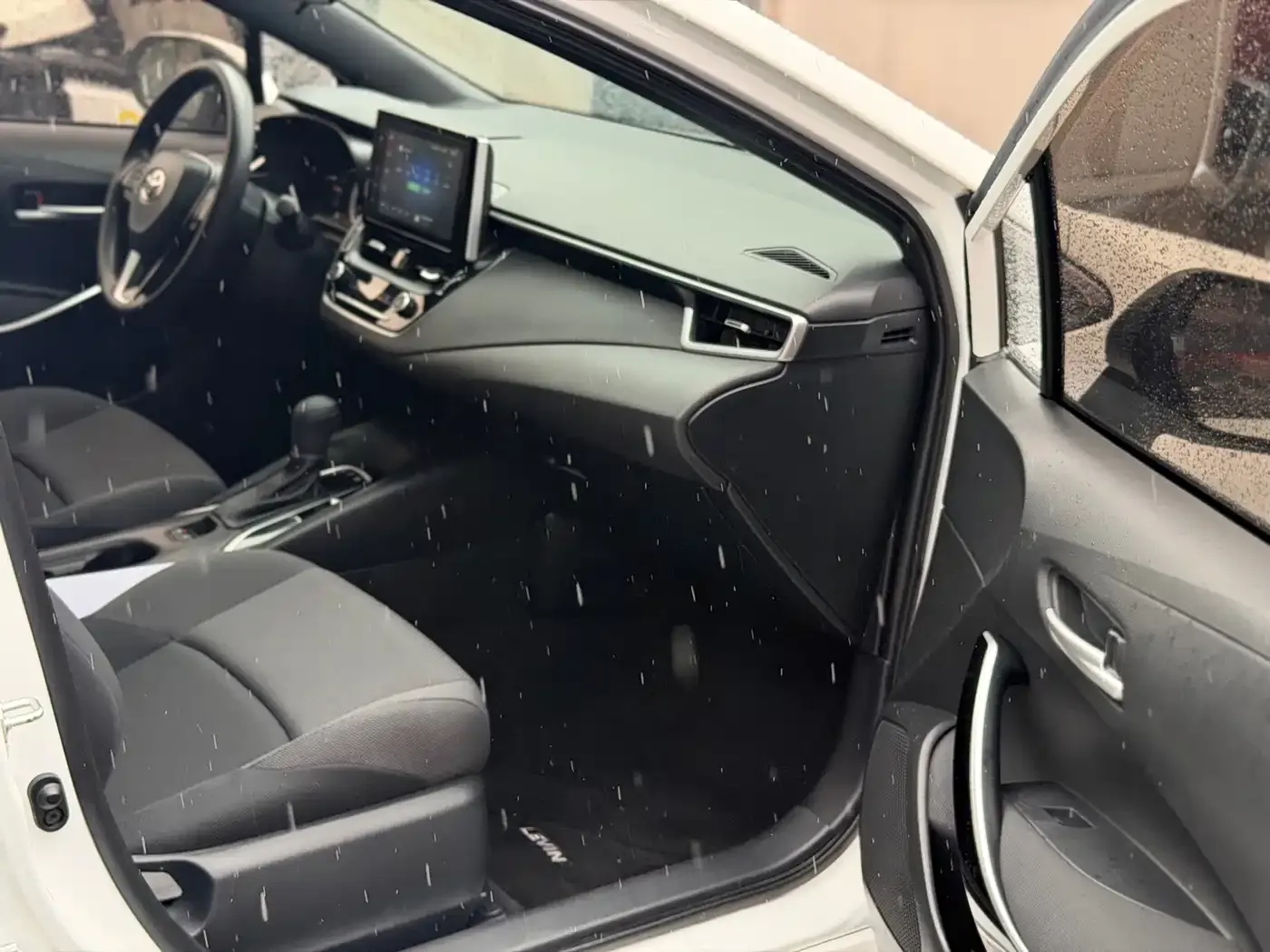 Toyota Levin Dual Engine 1.8H E-CVT Luxury Edition 2022 — фото 8