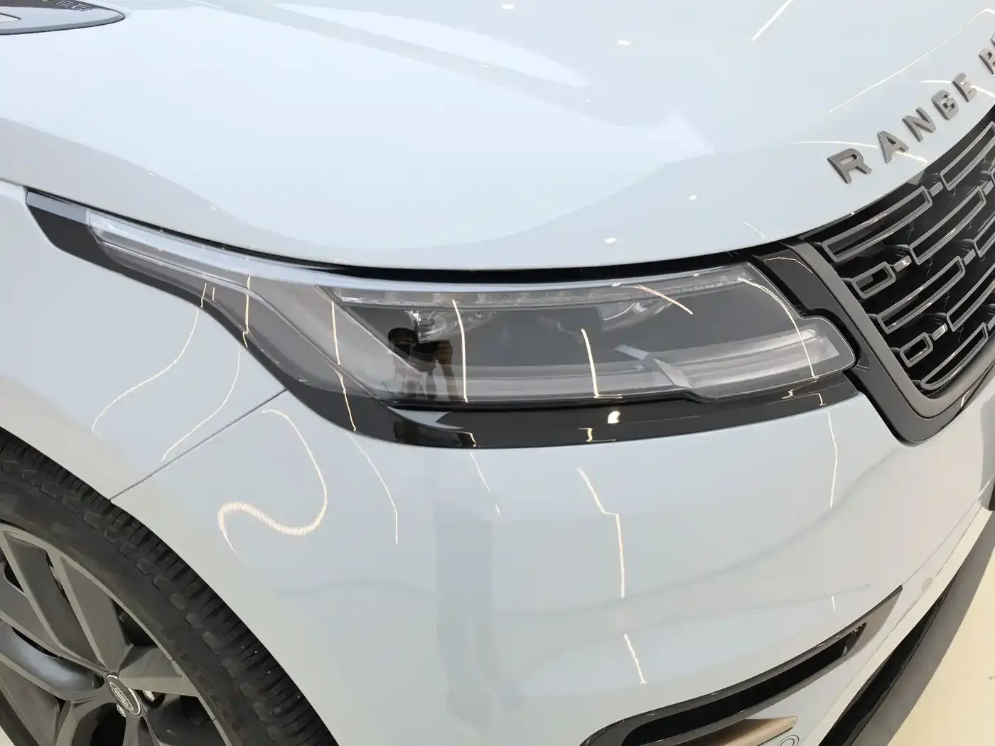 Land Rover Range Rover Velar Dynamic SE 2024 — фото 6