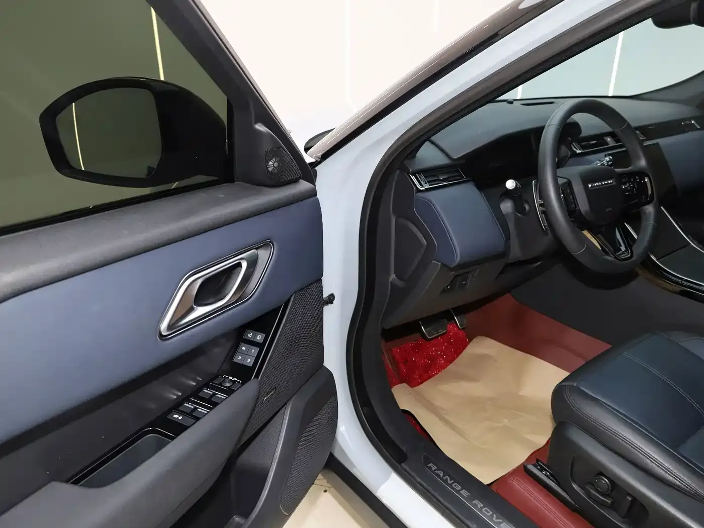 Land Rover Range Rover Velar Dynamic SE 2024 — фото 9