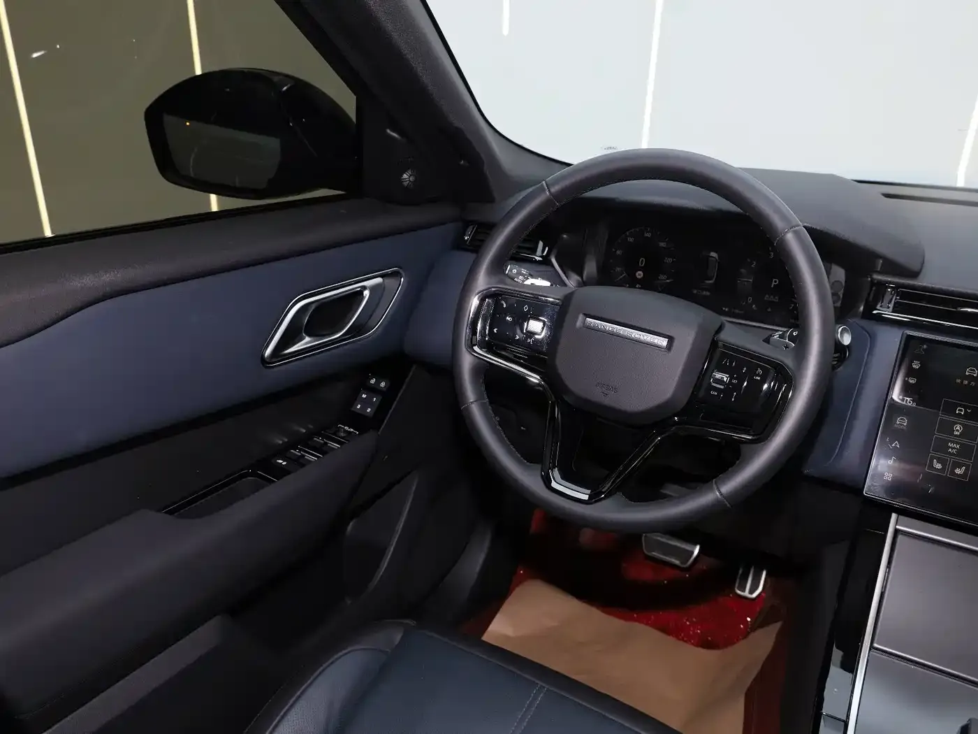 Land Rover Range Rover Velar Dynamic SE 2024 — фото 12