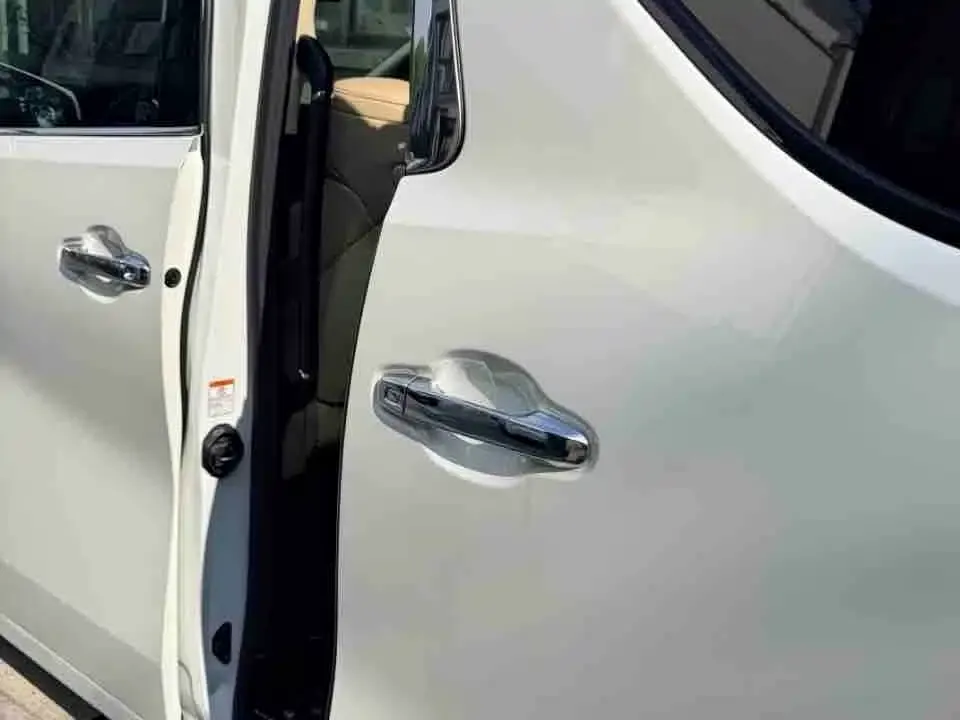 Toyota Alphard Hybrid 2.5L Luxury Edition 2020 — фото 3