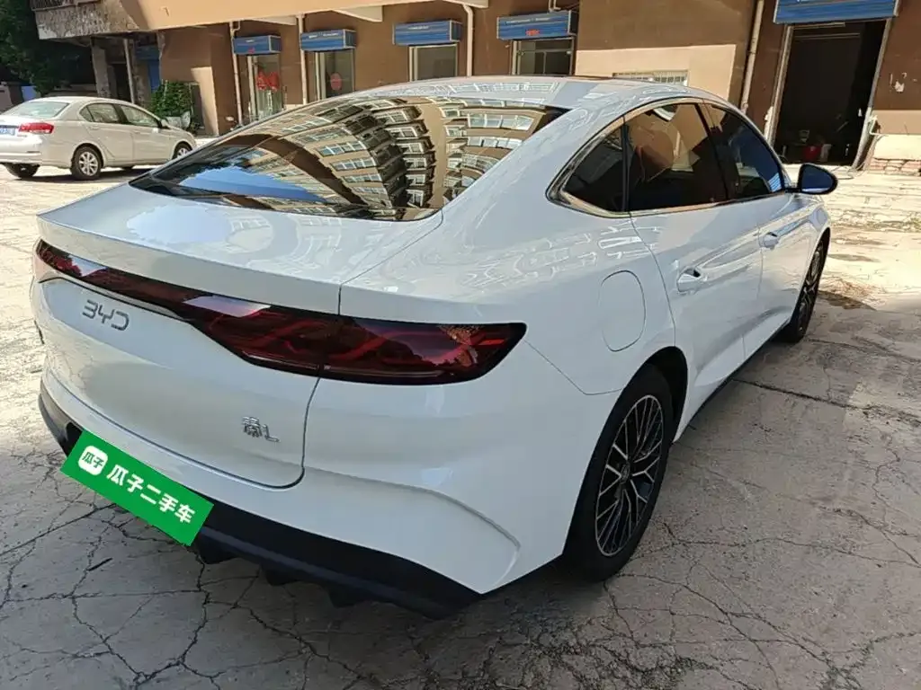 BYD Qin L DM-i 120KM Excellence Model 2024 — фото 7