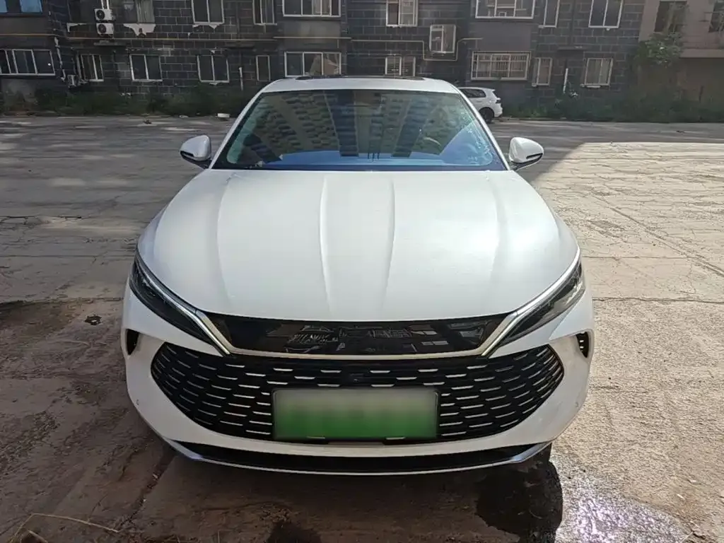 BYD Qin L DM-i 120KM Excellence Model 2024 — фото 3