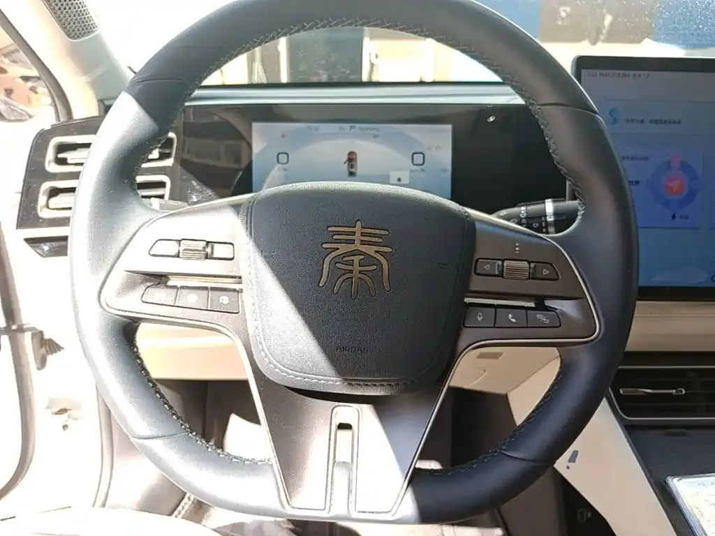 BYD Qin L DM-i 120KM Excellence Model 2024 — фото 11