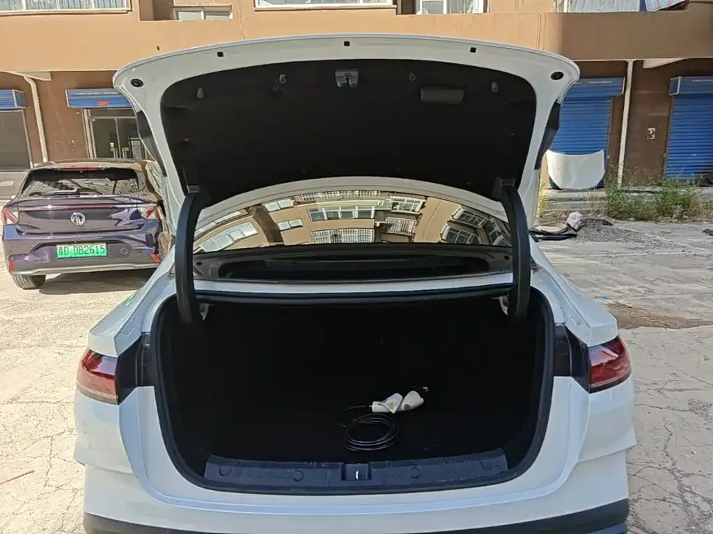 BYD Qin L DM-i 120KM Excellence Model 2024 — фото 19