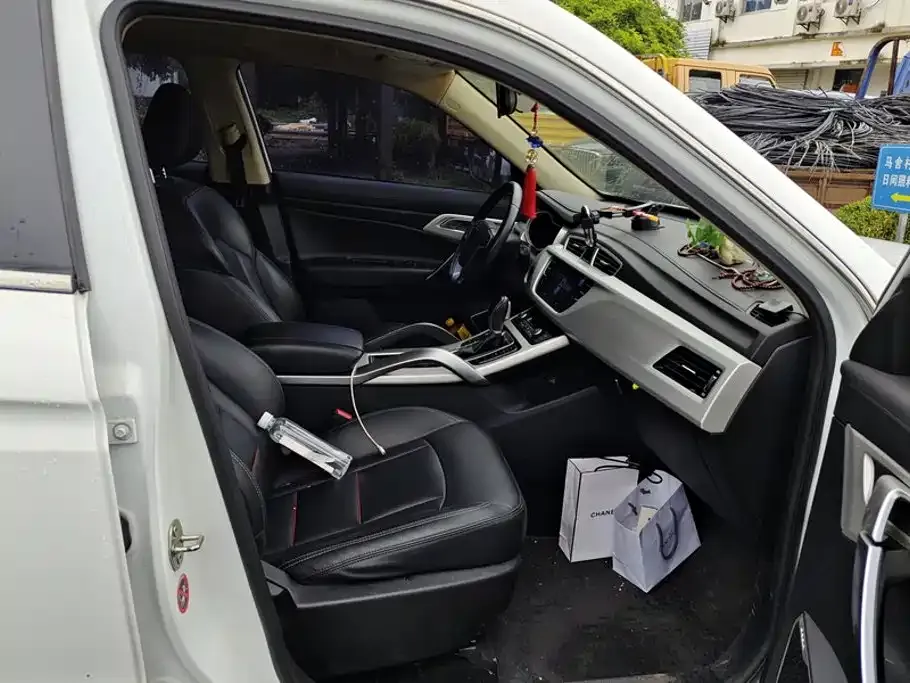 Geely Boyue 1.8TD Automatic 2WD Smart Elegance Edition 2019 — фото 8
