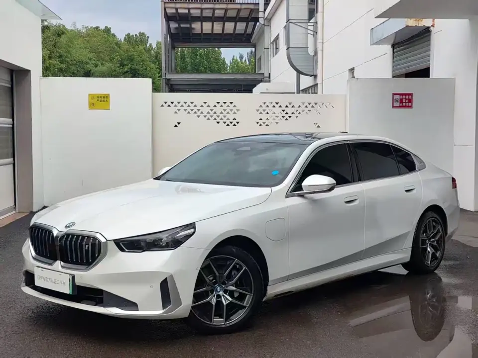 BMW i5 eDrive 35L Premium Luxury Package 2024