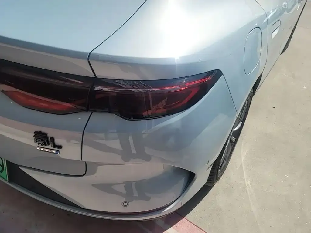 BYD Qin L EV 545KM Superior 2025 — фото 8
