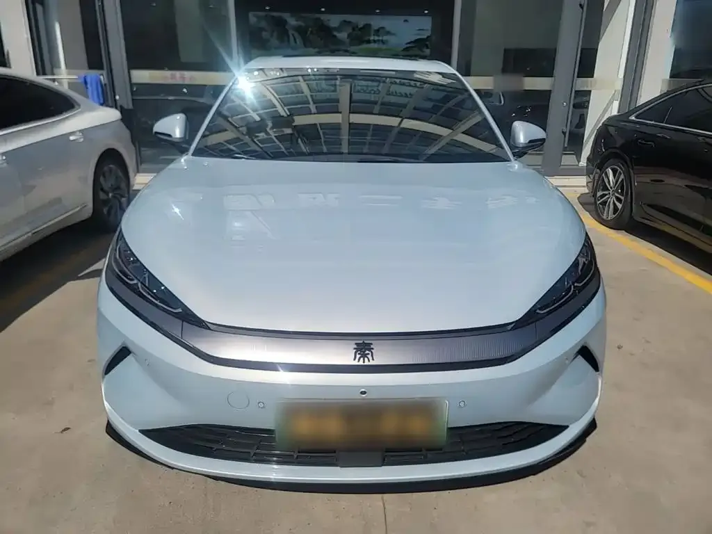 BYD Qin L EV 545KM Superior 2025 — фото 3