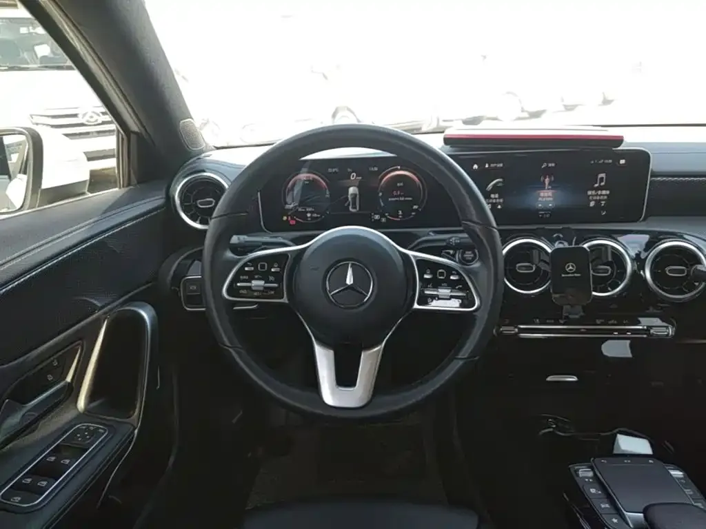 Mercedes-Benz A-Class Facelift A 200 L Sport Sedan Dynamic 2020 — фото 11